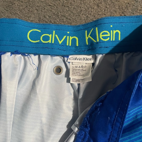 Calvin Klein swim trunks - Picture 2 of 3